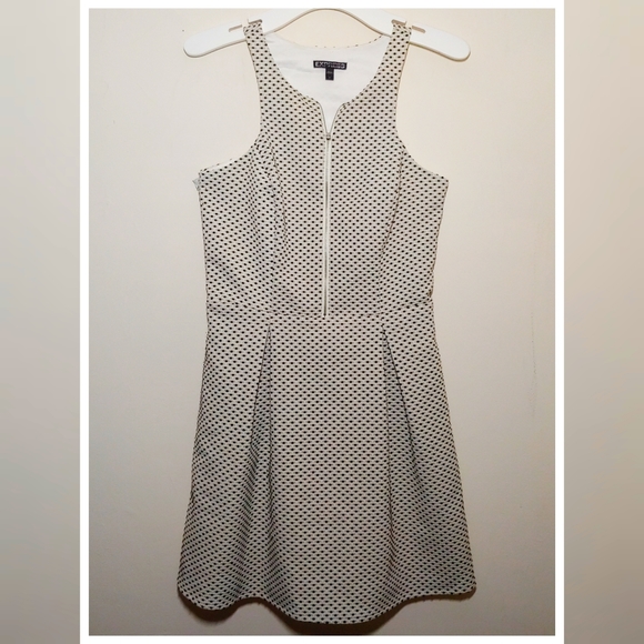 Express Zipper Dress with Pockets, Size- 2 - Picture 1 of 2